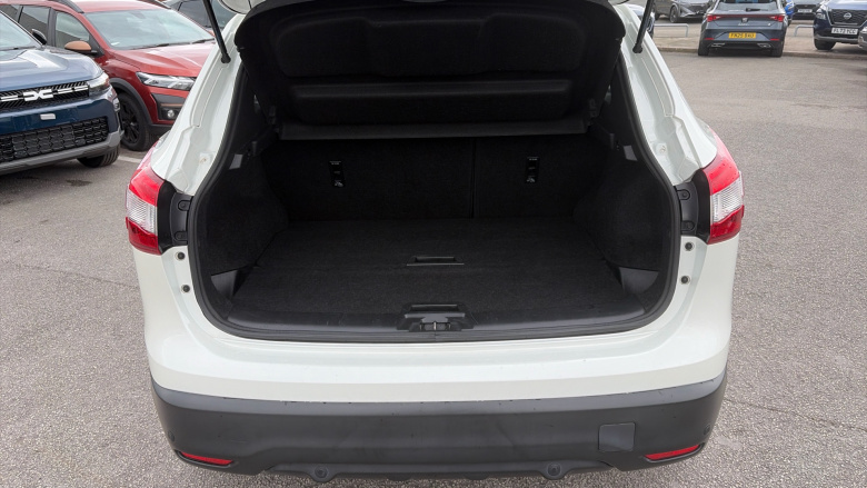 Nissan Qashqai 1.2 DiG-T N-Tec 5dr Petrol Hatchback